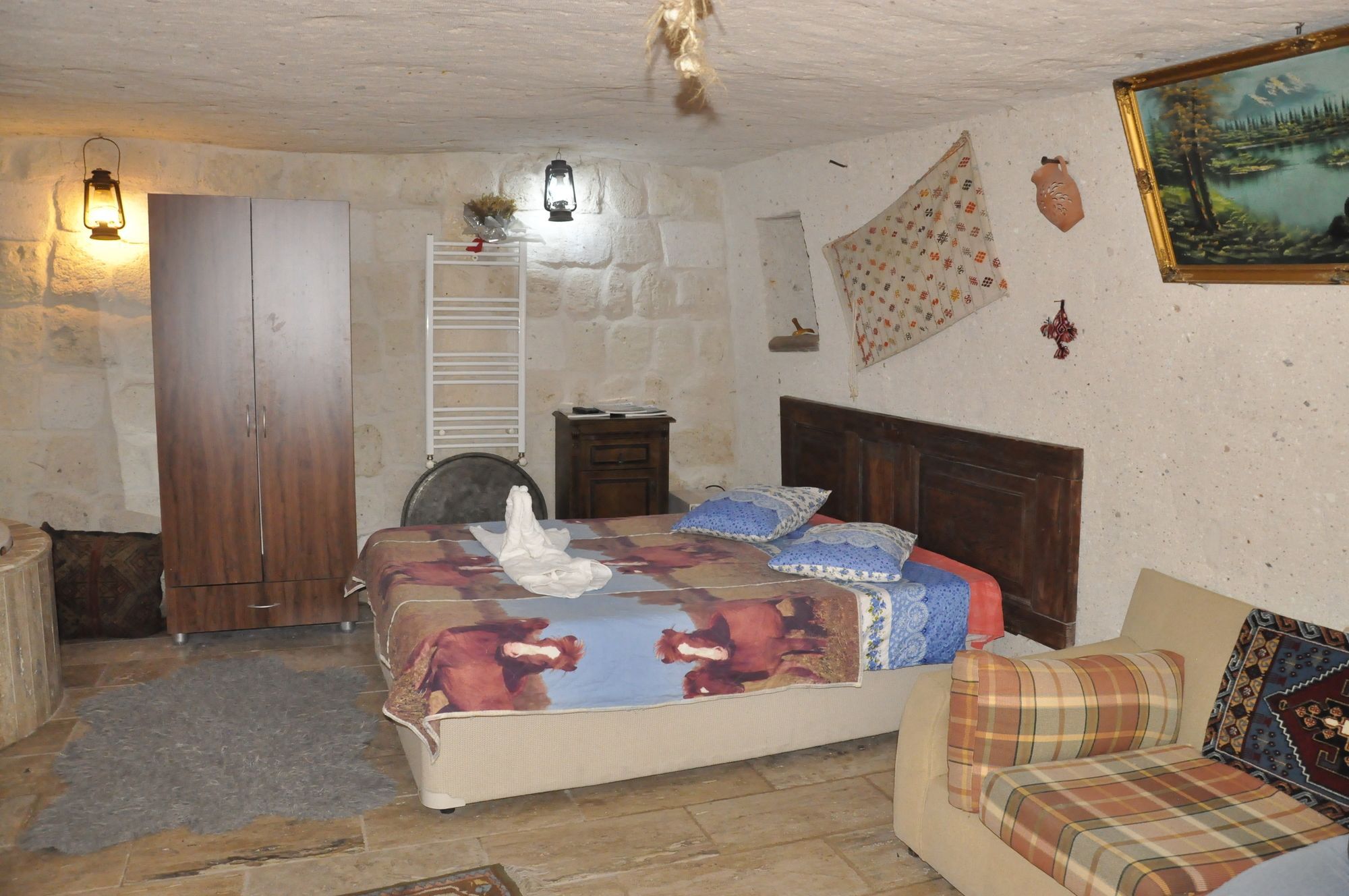 Crazy Horse Pension Ортахисар Экстерьер фото