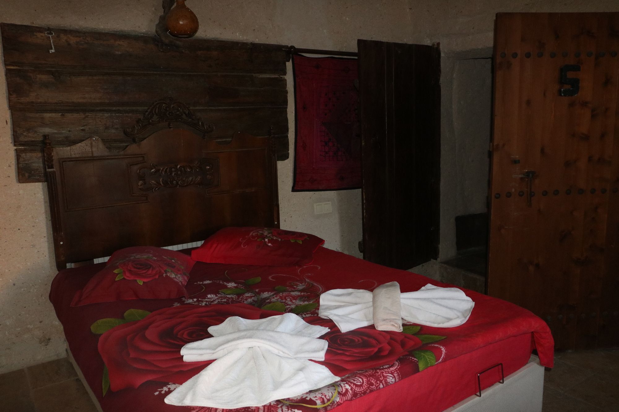 Crazy Horse Pension Ортахисар Экстерьер фото